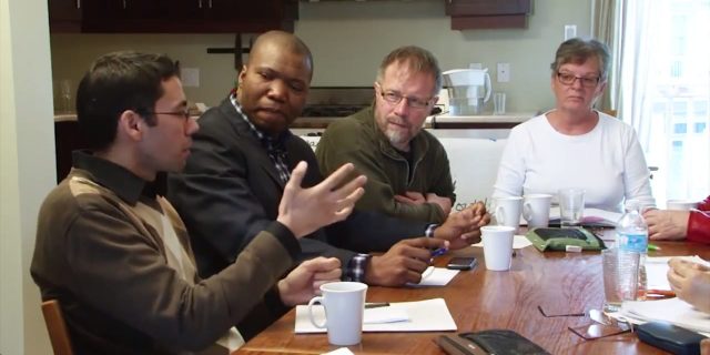 Discussion entre parents d'élèves